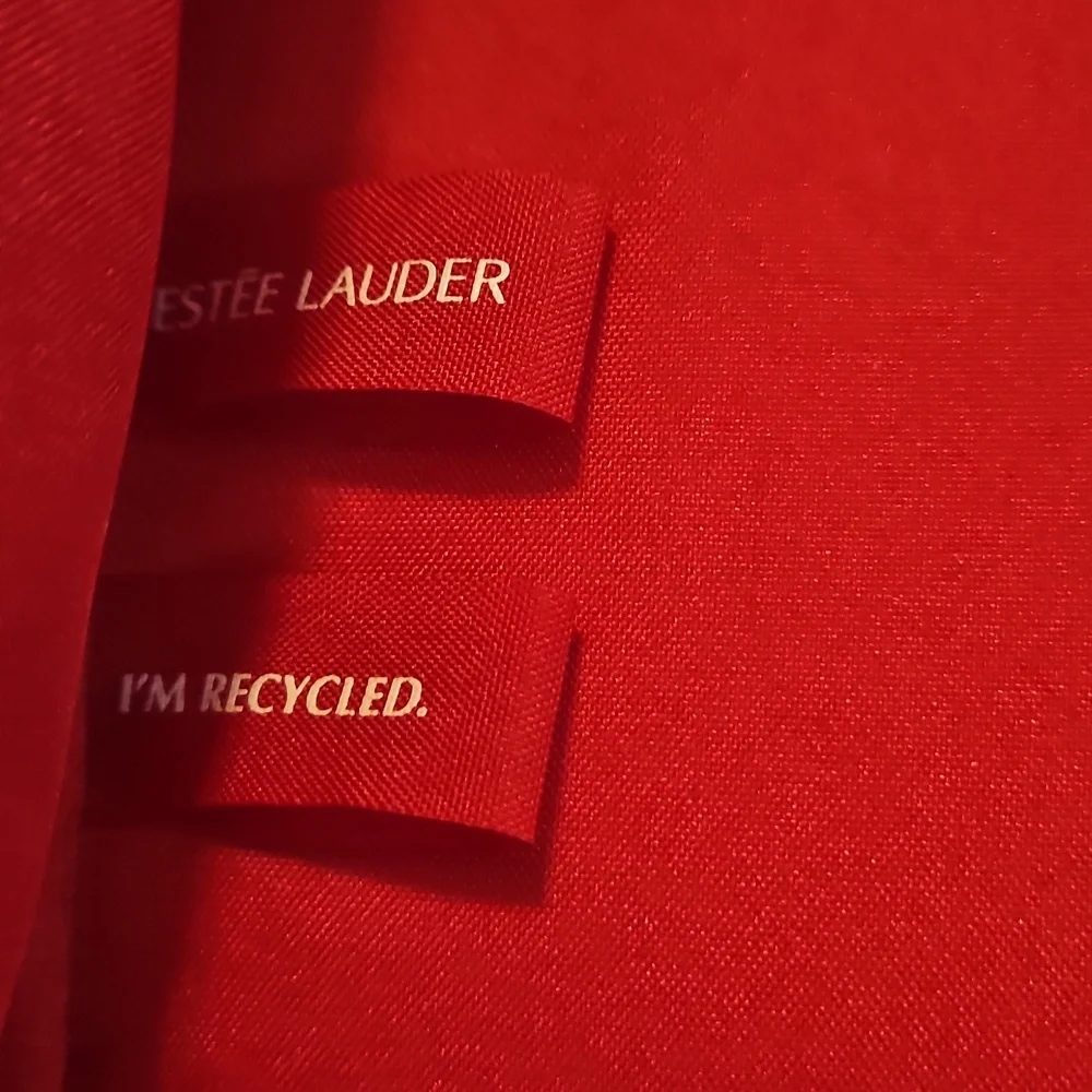 ESTEE LAUDER 2023 CHRISTMAS LIMITED EDITION MAKEUP CASE TRAVEL BAG RED VELVET
